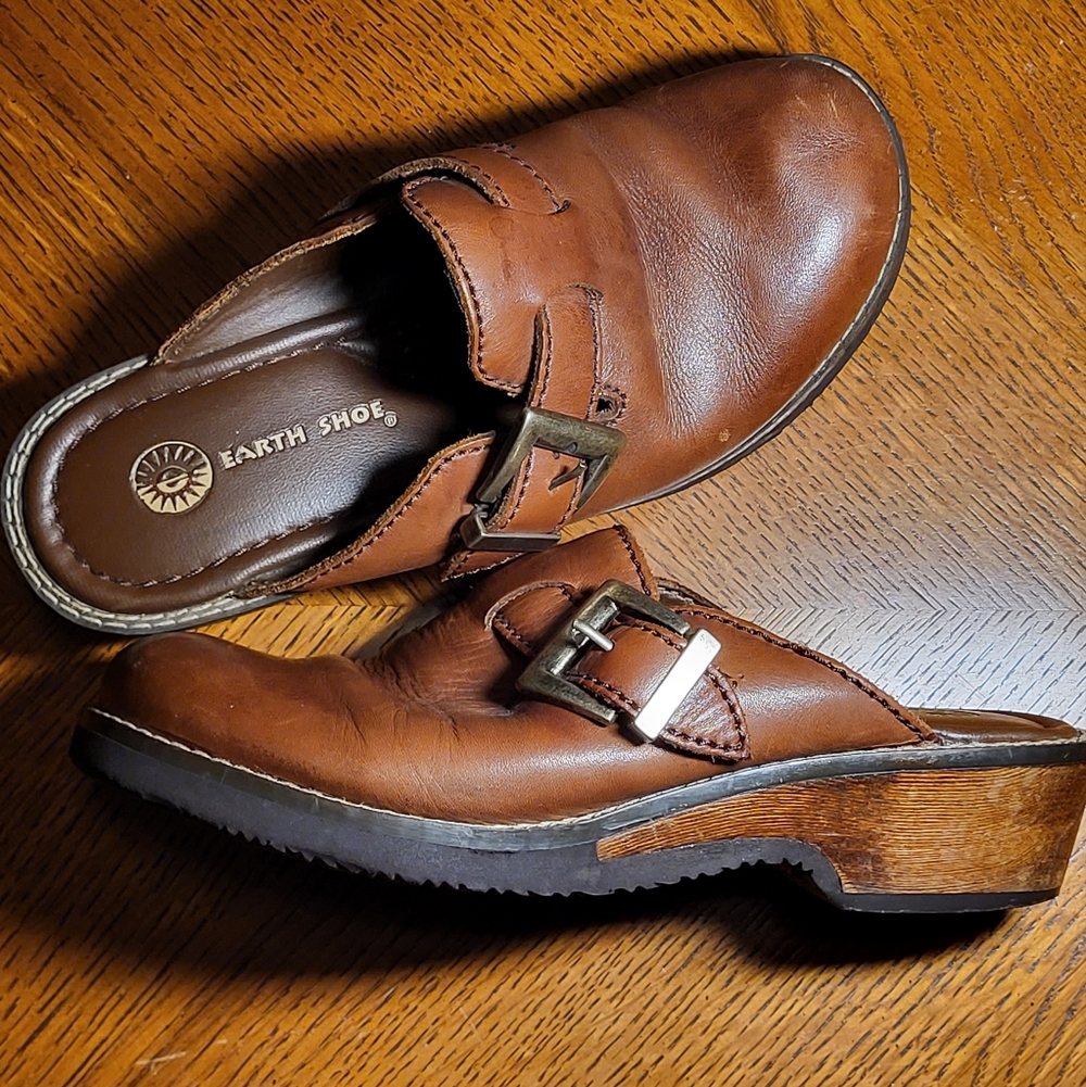 EARTH SHOE Vintage Leather Clogs With Decorative Buckle Women's Sz 7½ EUC - Picture 6 of 10